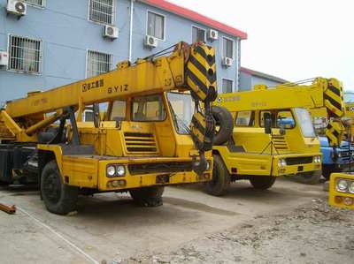 高空作业车租赁价格与服务指南 从8吨到200吨及24小时响应